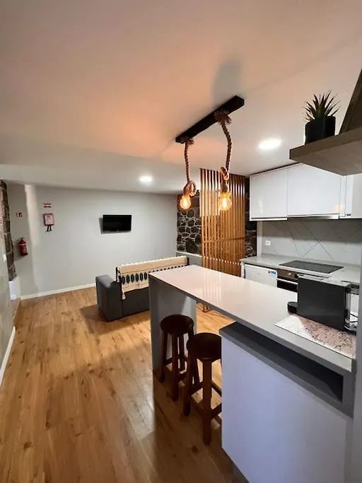 Roots Guesthouse - A São Vicente